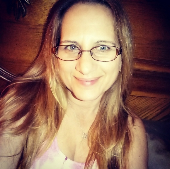 Meet your Posher, Judy - Picture 2 of 5